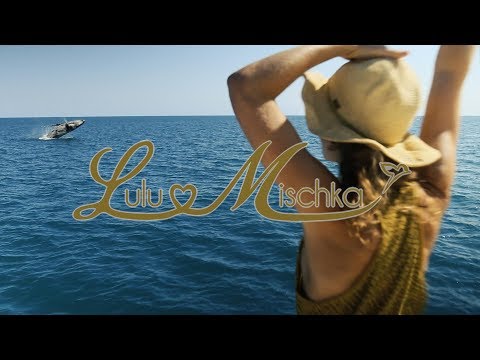 Stillness In Motion - Sailing and singing with the whales - Lulu & Mischka