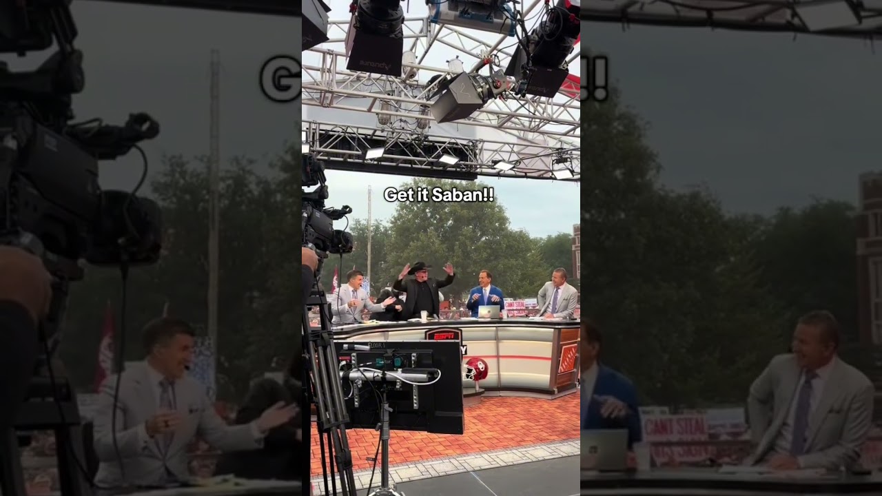 COACH GOT SOME MOVES😂 #shorts #collegefootball