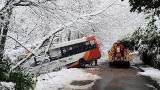 preview picture of video 'Car skidded nearly escaped a collision with a truck.'