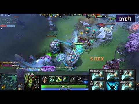 Admiralbulldog shows an unkillable build on Medusa!! Afk's in enemy's base