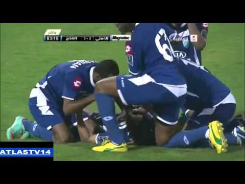 Elton José scores 35-yard rocket on the run - 28.01.2013