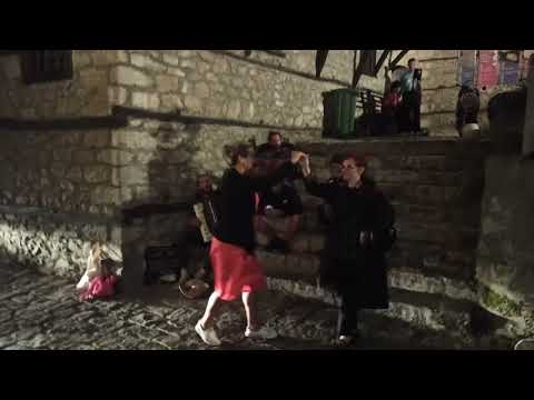  NE SE FACAJ DONE DONKE (Ladies dancing in Ohrid, Macedonia)