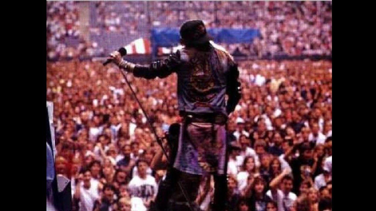 Guns N' Roses Live Texas Stadium, Irving, TX September 17th, 1988. (Better Audio) - YouTube