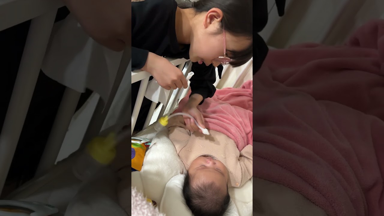 【育児】赤ちゃんのお世話はお手のもの🩷　まりちゃんいずちゃんチャンネル　#shorts #育児 #赤ちゃん