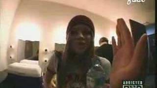 Avril Lavigne Bra Flash