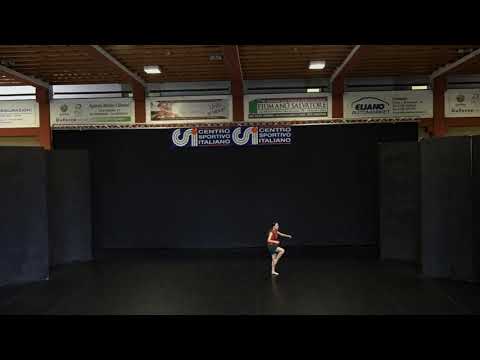 ILARIA GARBARINO  coreografia di Michael Fuscaldo  "The spalling board"