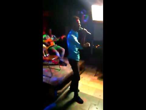 Soirée Acroustique Au Club Blue à Carrefour Waney 93...