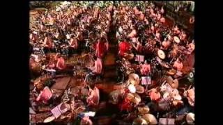 1000 drummers &amp; The Golden Earring - Radar Love (5-9-1992_Rotterdam)