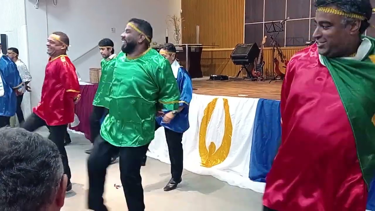 Rede de homens dançando na festa do Tabernáculo. 20/09/22