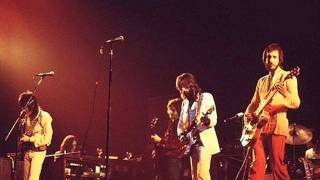 Eric Clapton-Pete Townshend-06-Why Does Love Got To Be So Sad-Live Rainbow 1973