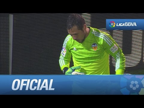 Disparo de Piovaccari y paradón de Alves