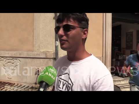 Caldo a Roma, Lucifero non ferma i turisti: "beviamo tanto e visitiamo la città"