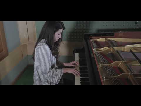 Eunice Petito play "Dint' all'underground" (Giovanni Block Cover)