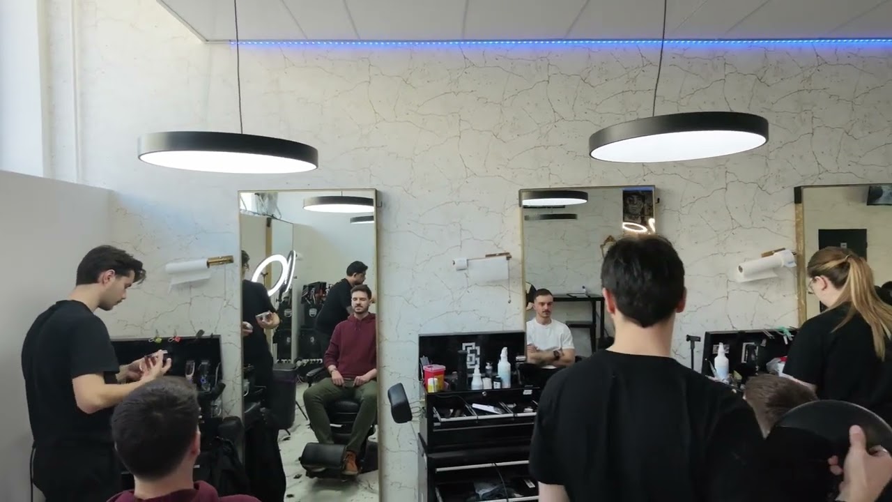 GG Barber · Praha