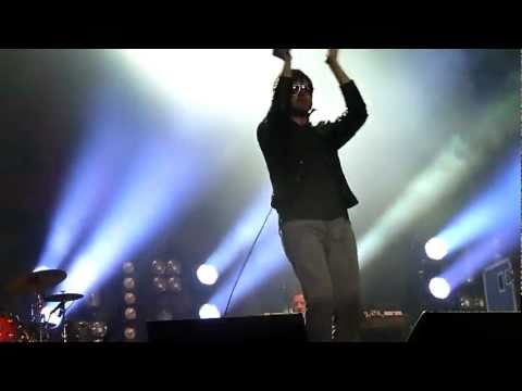 Kasabian - Club Foot - Where did all the love go (live@Mainsquare festival) 2 july 2011