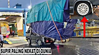 Download lagu THE WORLD'S MOST DARE L300 TRUCK DRIVER BOARDS A SHIP AT MERAK PORT mp3