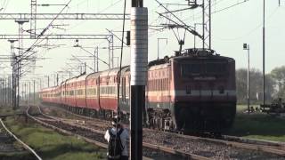 preview picture of video '12440 New Delhi - Ranchi Rajdhani Express via Bokaro Flying At Dankaur!!!'