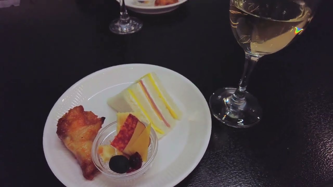 V3 Lucky Air Lounge thumbnail