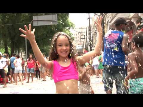 Carnabonde agita foliões no Centro