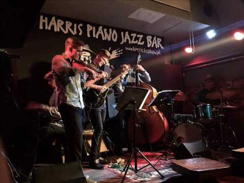Łukasz Kokoszko/Grzegorz Pałka/Paweł Wszołek trio live in Harris Piano Jazz Bar - Two in One