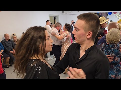 Młodzi tancerze dali czadu - aż miło się patrzy na tę parę w tańcu!