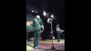 The Monkees 11/17/2012(live) listen to the band "mike nesmith"
