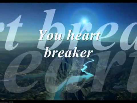 download lagu mp3 mp4 Moon River Barbra Streisand Lyrics, download lagu Moon River Barbra Streisand Lyrics gratis, unduh video klip Moon River Barbra Streisand Lyrics