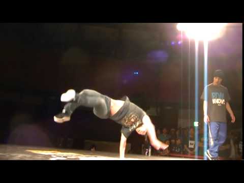 KATSUYA VS Shigekix Red Bull BC One Japan Cypher 2014 TOP 16 BATTLE