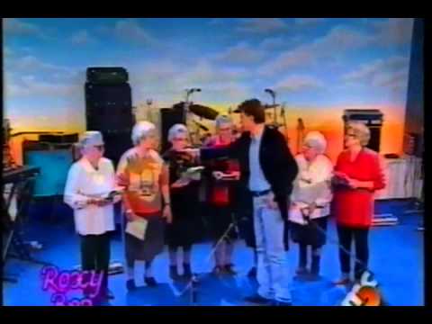 Coro delle Mondine di Correggio al Roxy Bar (TMC2 20/01/1997)
