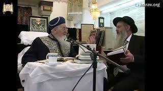 הלכות חג הפורים בהלכה ובאגדה - שיעורי מנחת יהודה - מרן הרב מרדכי אליהו (הרב מרדכי אליהו זצ"ל) - התמונה מוצגת ישירות מתוך אתר האינטרנט יוטיוב. זכויות היוצרים בתמונה שייכות ליוצרה. קישור קרדיט למקור התוכן נמצא בתוך דף הסרטון