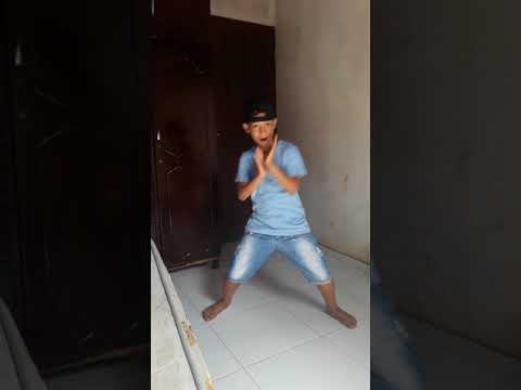 Mc louquinho dançando