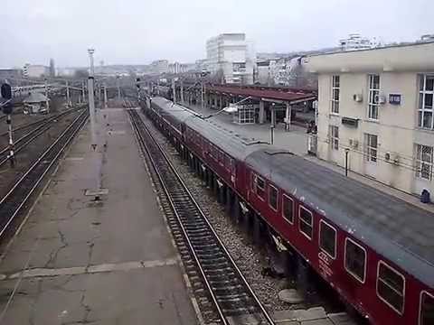 CAM00764.mp4 - Plecare tren IR 1831 Iasi-Cluj Napoca,15.02.2014 din gara Iasi