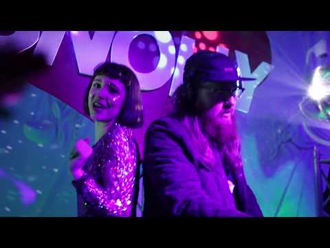 download lagu mp3 mp4 Disco Snolly, download lagu Disco Snolly gratis, unduh video klip Disco Snolly