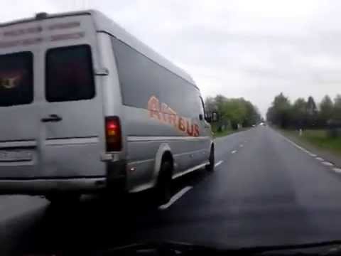 Bus MUSI wyprzedzić!
