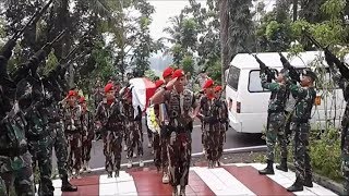 Download lagu PENGHORMATAN TERAKHIR PRAJURIT KOPASSUS mp3