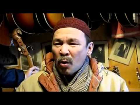 Kaigal-ool Khovalyg, from huun huur tuu in palm guitars.mp4