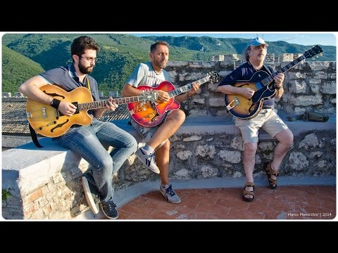 Eddy Palermo, William Stravato, Gabriele Cianfrani acoustic jam on the Top of the Castle