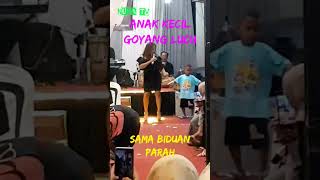 Download lagu anak kecil joget lucu sama biduan parah... Ngakak Abiss.. #shortvideo #lucu #viral #banyumas #joget mp3
