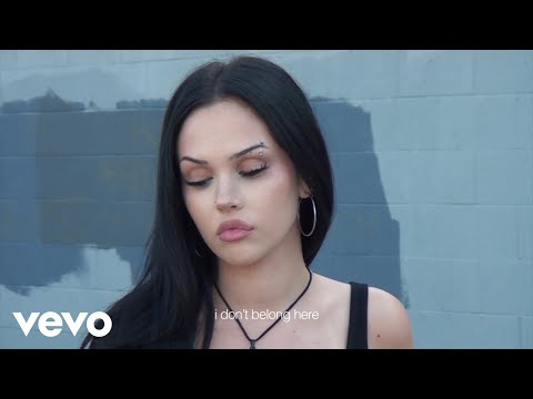 Maggie Lindemann - i don't belong here (Official Lyric Video)