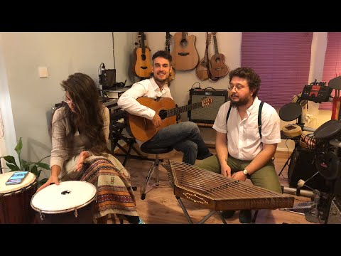 Light in Babylon living room Live