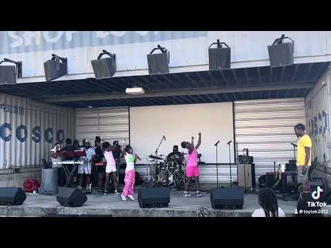 Team Ka’Niya Sauced Up performance