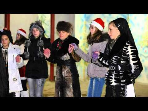 Grupul vocal al Ansamblului Folcloric Rapsodia Vulcan - Deschide gazda usa