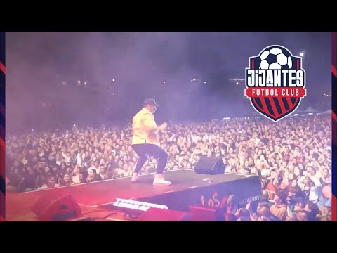 Gerard Romero BAILANDO EL HIMNO DE Jijantes FC EN VIVO!!!😳🫢😲 KINGS LEAGUE!!