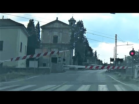 Passaggio a livello Nizza Monferrato (AT) SP 456 treno in transito #passaggioalivello #levelcrossing