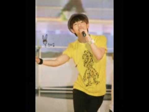 Onew singing..