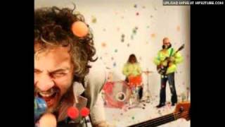CAN&#39;T GET YOU OUT OF MY HEAD- COVRED BY THE FLAMING LIPS