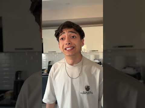 Kedi Dedi Evin İçinde ASLAN Besliyor #shorts