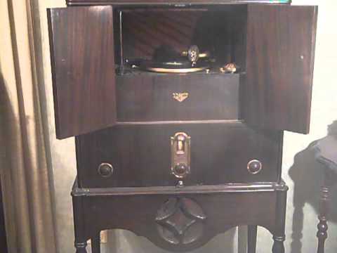 TENNESSEE TOOTERS BENNIE KRUEGER RED NICHOLS - HOT AIRE - ROARING 20'S VICTROLA RADIOLA