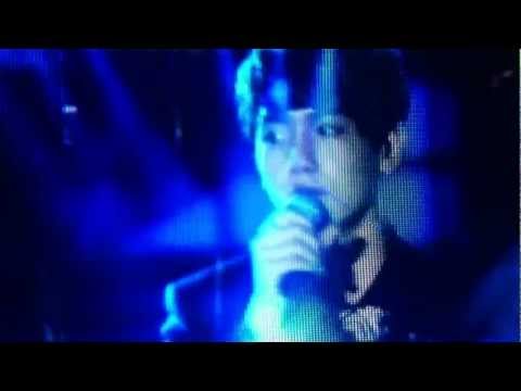 121123 SMTOWN SG EXO Baekhyun Open Arms