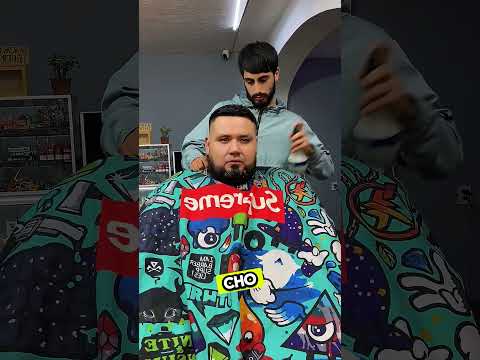 Người thợ cắt tóc dứt nhầm sợi chỉ của khách